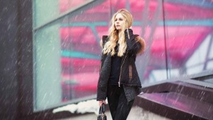 photographe portrait book modele mannequin mode fashion snow neige hiver winter pink blonde girl